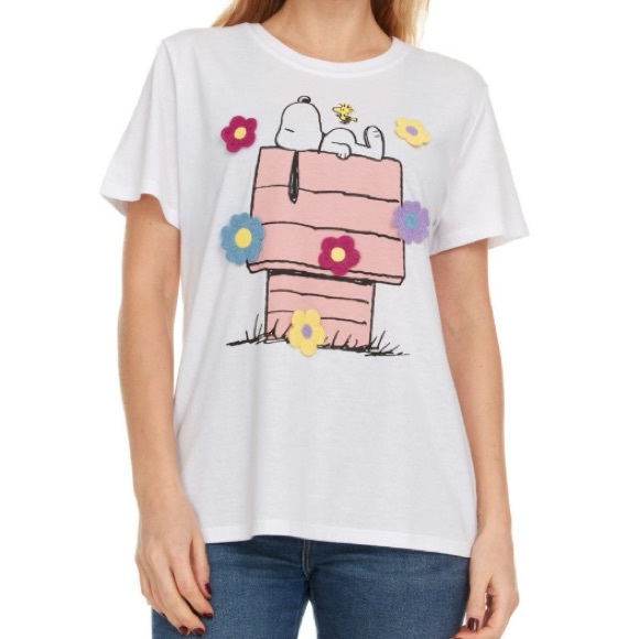 Comfy and cute Snoopy with crochet flowers top NWT! Size M - Picture 2 of 14